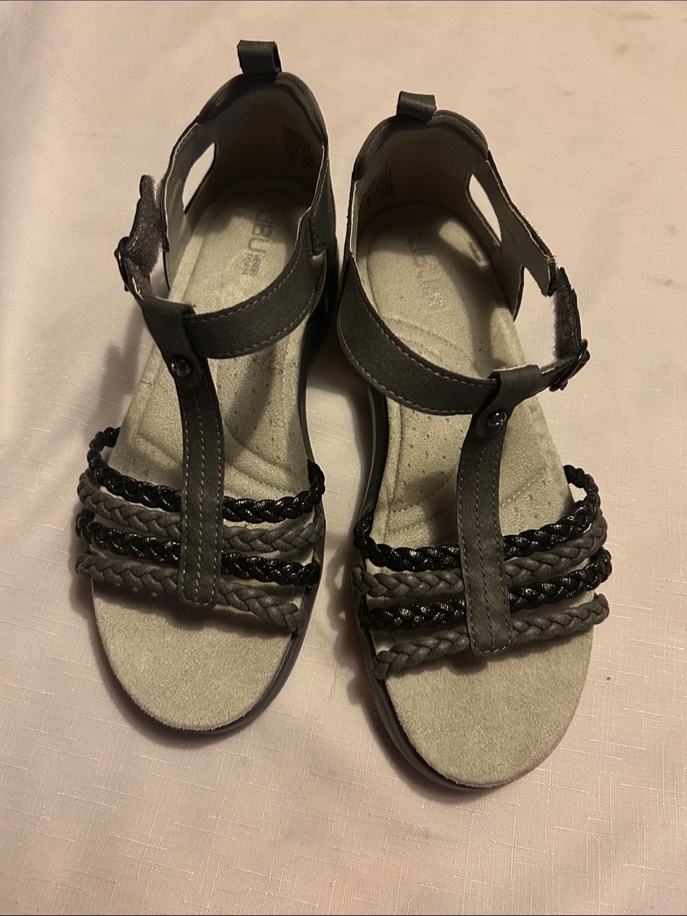 Comfort-Stride Women's Gray Braided T-Strap Sandals